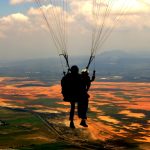 Parachutisme et parapente : Quelle est la différence ?